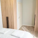 Signature 9 * Тирана