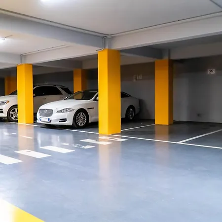 Signature 9 Tirana