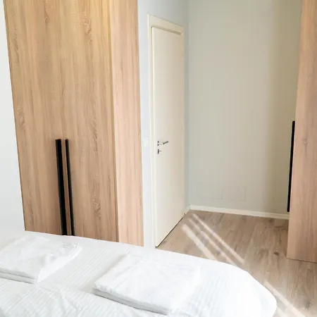 Signature 9 * Tirana